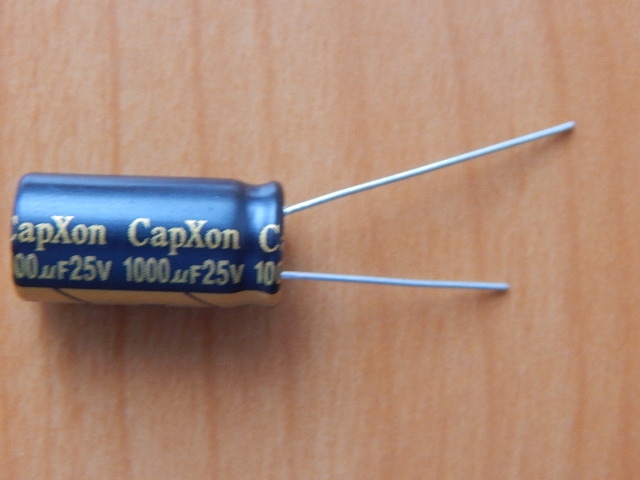 1000mkF  25v 105C CapXon LZ (компьютерный)