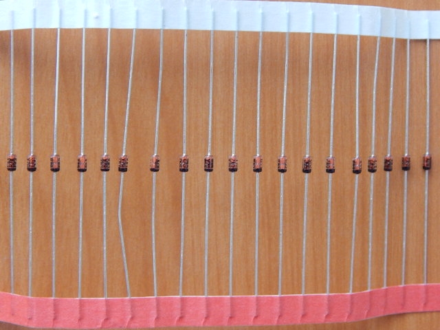 Стабилитрон   6.2v 0.5w (BZX55-C6V2) = 1N5234B