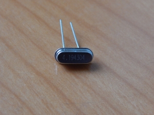 Кварцевый резонатор 4.1943040MHz