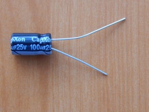 100mkF  25v 105C CapXon KM