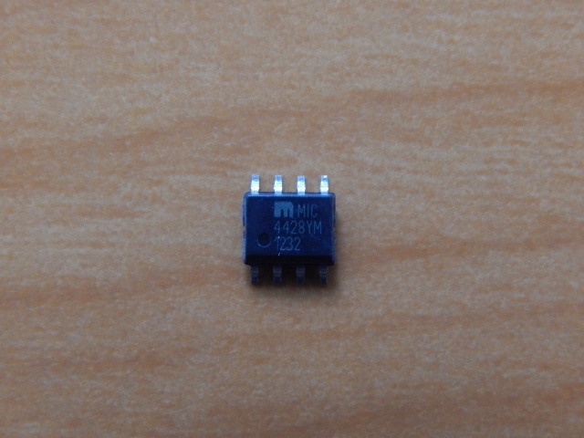 MIC4428YM