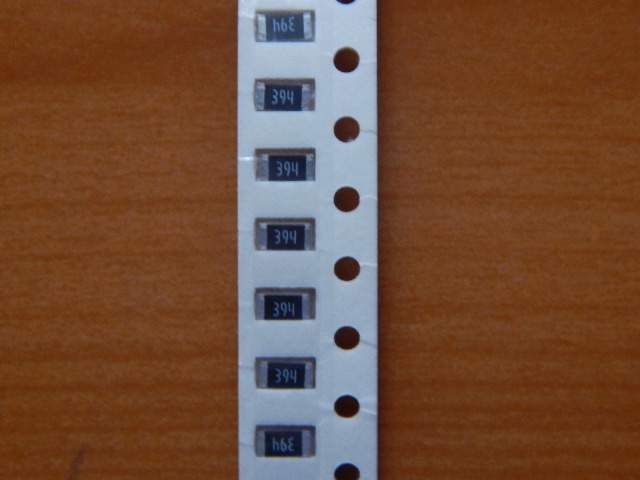 Резистор SMD   390kom  0.25w  1206 (390K) 5%  (394)