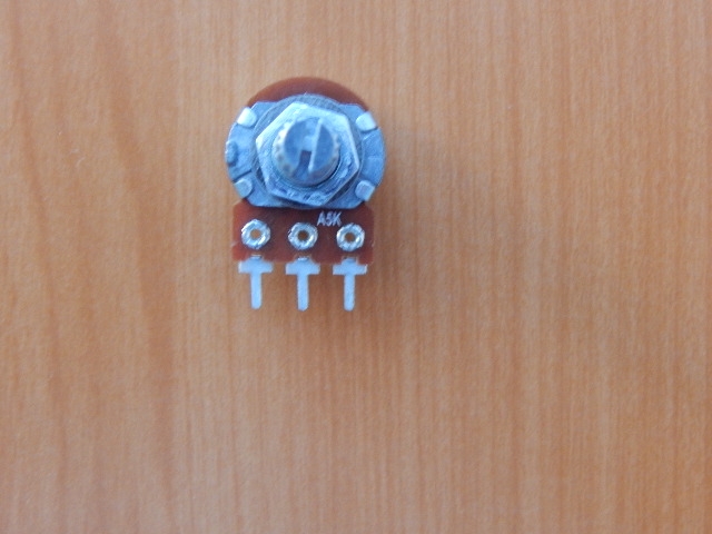 Резистор переменный 3-pin A5K d=16mm L=20mm моно с рифлением (№1)