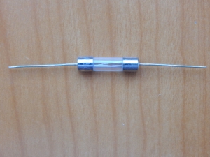 Предохранитель с выводами  8.0A  (5x20mm)