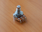 Резистор переменный 3-pin     A50K d=16mm L=15mm моно с рифлением  RV16AF-10B6-15K-A50K