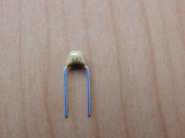 CAP      4.7pF  50V (4R7)  (NP0)