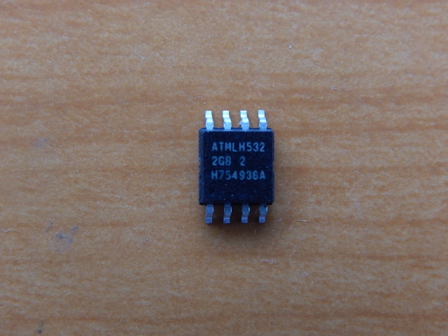 AT24C1024BW-SH25-T (2GB 2)