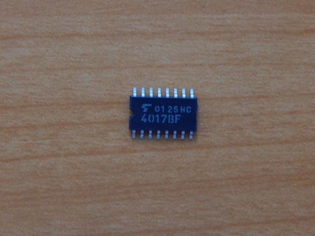 TC4017BF