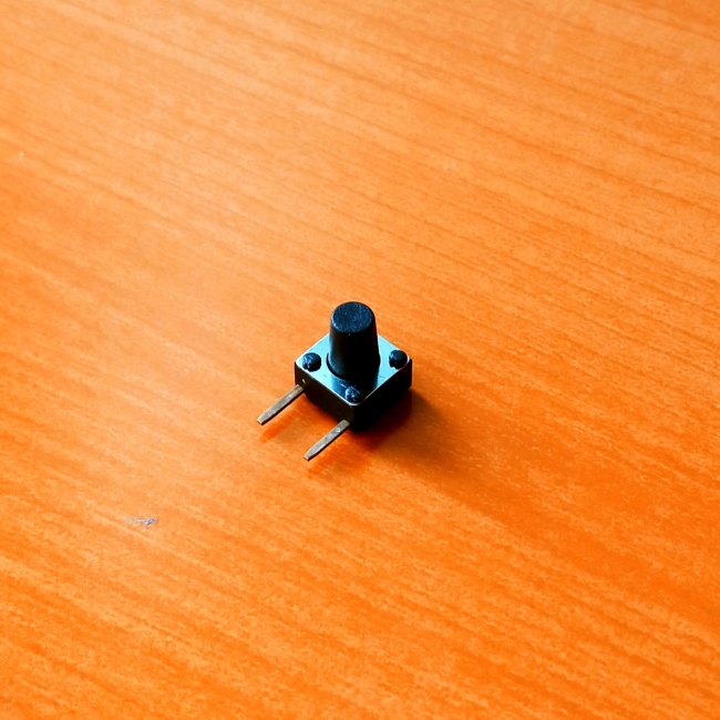 Кнопка 2-pin  6x6x8mm L=4.5mm боковая  (№28a)